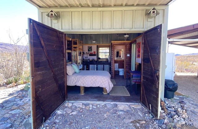 Lil' Al's Barndominium Simple + Private + EV