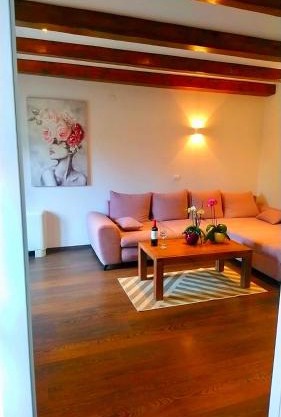 Lili Mar, 2-bedroom apartment with private parking