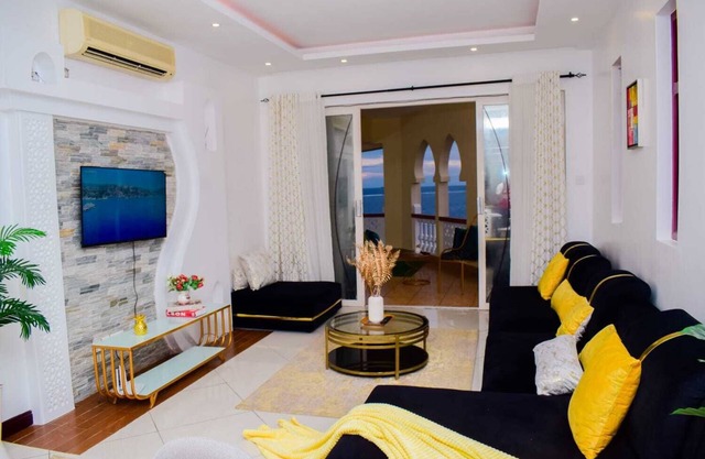Lily Beachfront Apartments