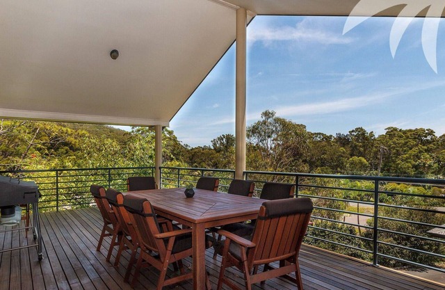 Lilys - Pacific Palms Holidays