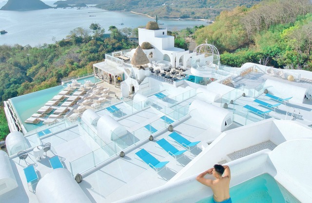 Loccal Collection Hotel