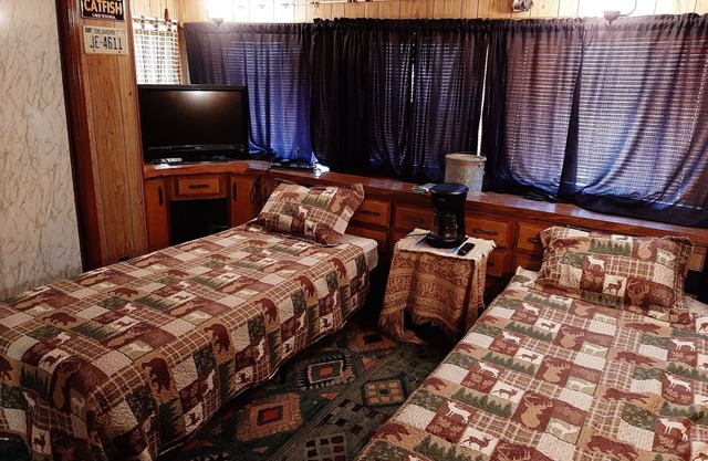 Lodging for Fishermen. Sleeps Two. Nightly and Monthly Rates!