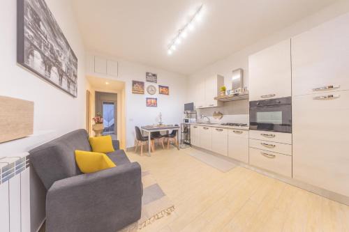 Loft con Terrazzo Metro C a 3 Min Collegamento facile con il Centro