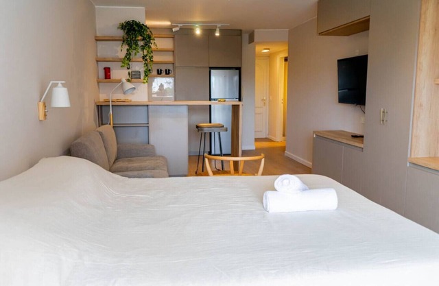 Loft con vista parcial al mar a pasos del WTC