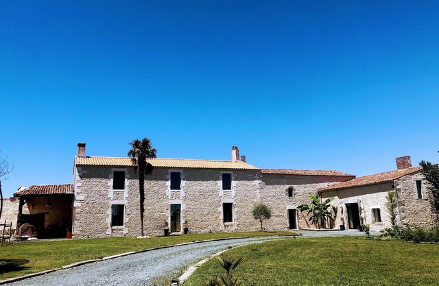 Logis d'aventon <>Magnificent residence 10' from La Rochelle