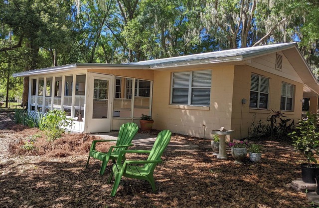 Looking for a quiet place to stay? Consider The Ollie Vee in Crescent City, FL