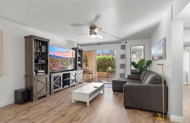 Lovely 2-Bedroom Apartment in Scottsdale!