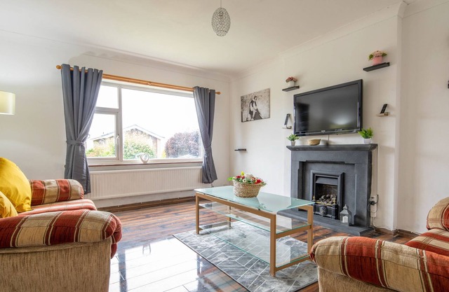 Lovely 4-Bed Business or Family House in Nelson