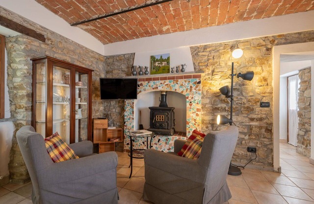 Lovely apartment for 2 people with WIFI, pool and TV