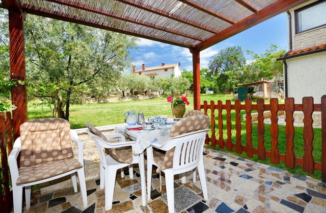 Lovely apartment for 5 guests with A/C, WIFI, TV, terrace and parking