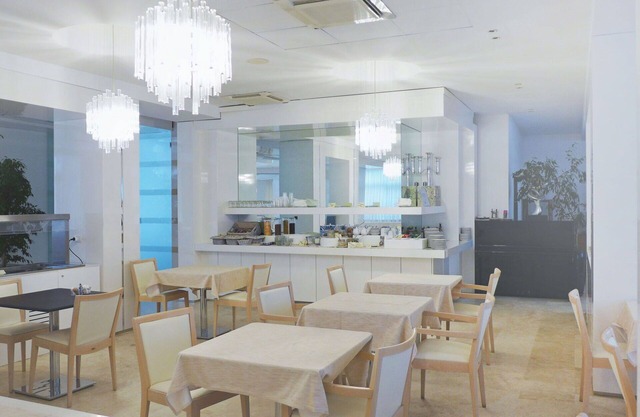 Lovely apartment for 5 people with pool, WIFI, A/C, TV, patio and pets allowed