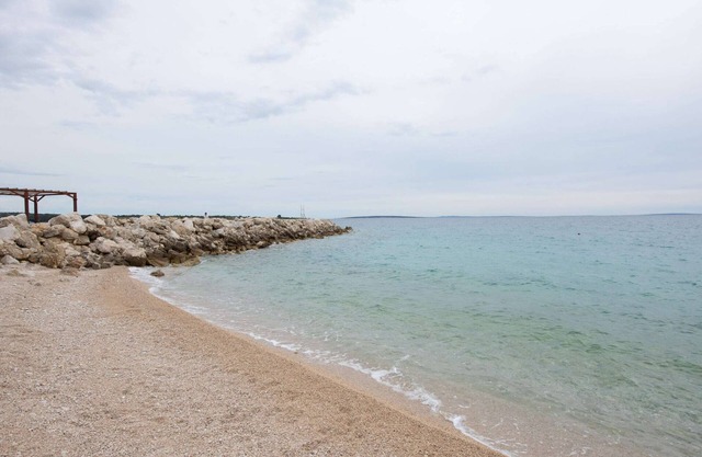 Lovely Apartment in Novalja near Sea Beach & Town Center