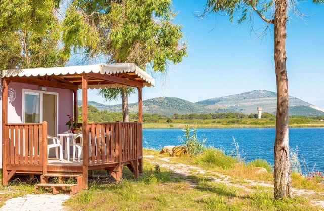 Lovely apartment in villa for 4 people with pool, WIFI, A/C, TV, terrace and pets allowed