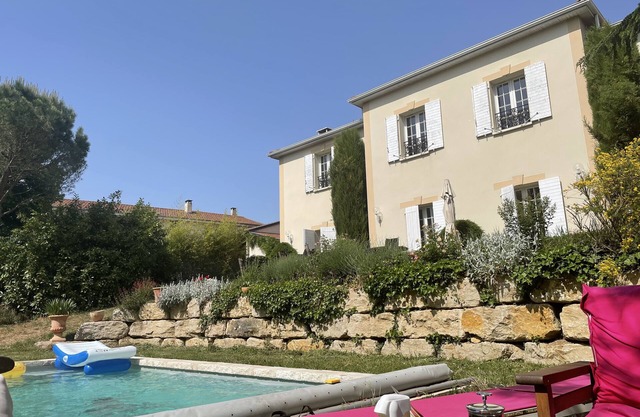 Lovely family home with swimming pool near Lyon