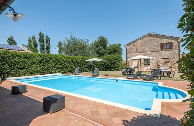 Lovely home in Tolentino with kitchen