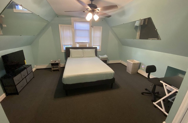 Lovely Private 2-Bedroom Rental