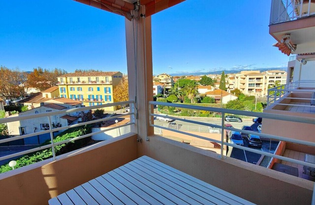 Lovely spacious nest in Port Fréjus