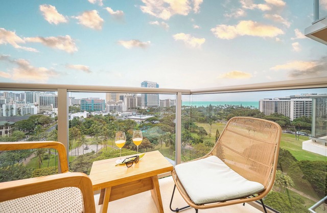 Luana Waikiki by Tropical Escapes Realty