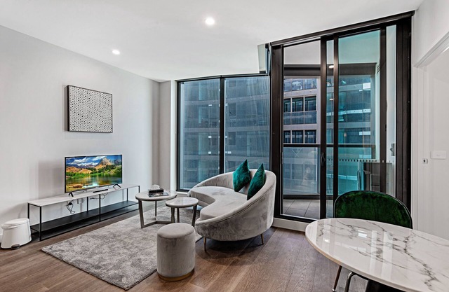 Lumina Suites
