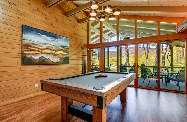 Luxe Glenville Cabin w/Porch & BBQ ~ 5 Mi to Lake