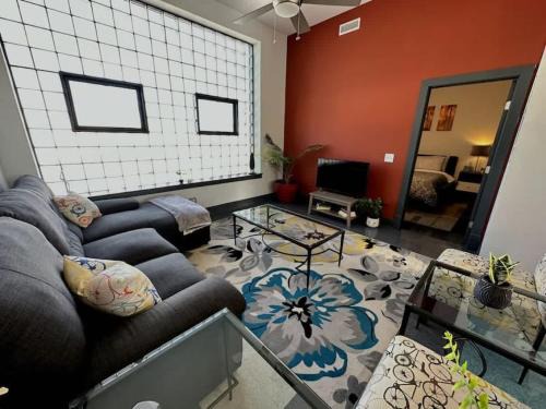 Luxe rooftop retreat in downtown core