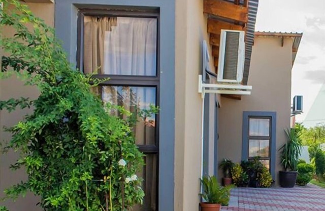 Luxlusive Guest House
