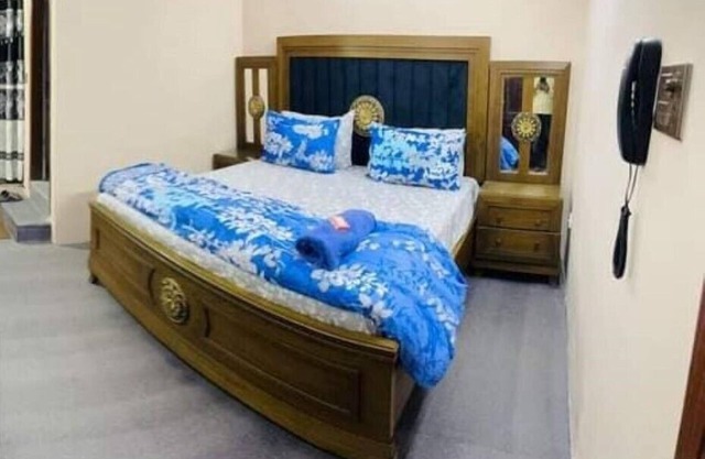 Luxuary Al Jannat Hotel