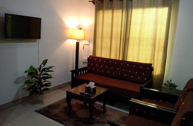 Luxurious 1 Bed Family Apartment with WiFi, Self Check-in Islamabad