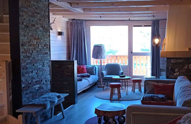 Luxurious 130 m² chalet, 11 guests, mountain views, fireplace, 5 bedrooms
