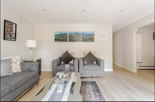 Luxurious 2 Bedrooms 2 bathrooms private suite in Coquitlam