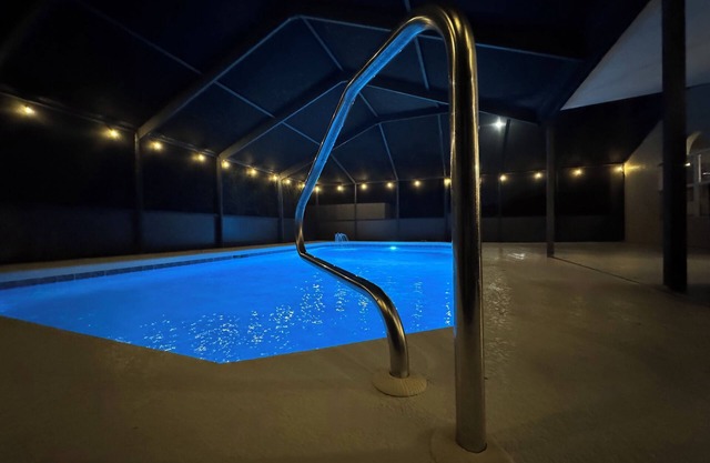 Luxurious 4-bedroom Pool house with Game Room , WiFi in fabulous Spring Hill
