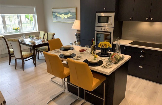 Luxurious Balcony Apartment Killarney Town Centre