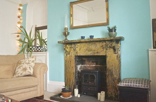 Luxurious, spacious, sunny town house 3 mins walk to the sea.