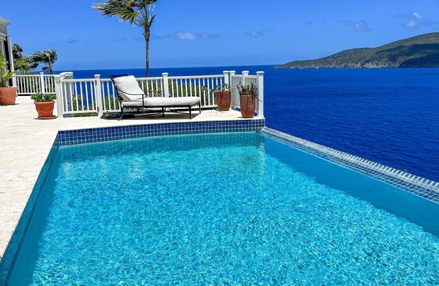 Luxurious Villa with Stunning Ocean Views