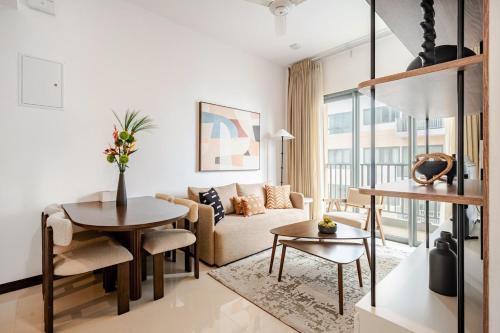 Luxury 2 Bed 2 Bath at Trizen by Resident Villas