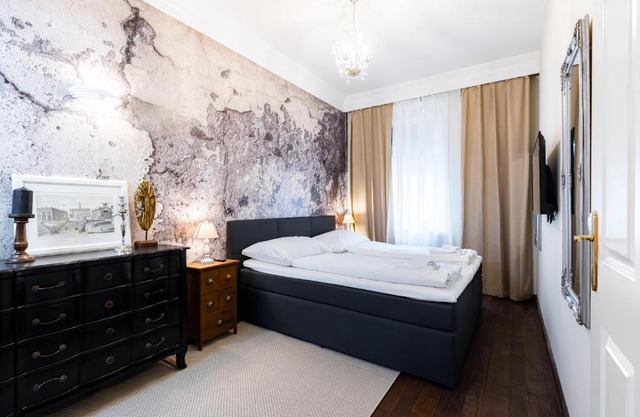 Luxury 2 bedroom apartment with king-size beds