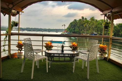 Luxury 3BHK Floating Villa in North Goa
