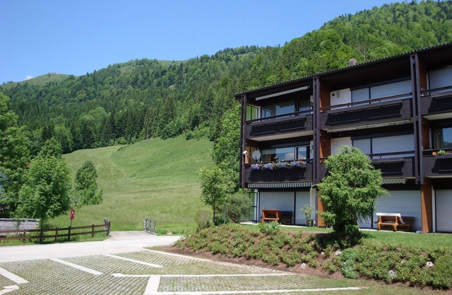 Luxury 6 pers. Apartment with guest rooms near the golf course and lake