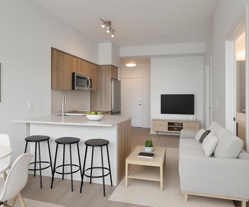 Luxury Condo with Hottub, outdoor firepit & Bowlin