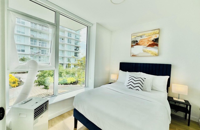 Luxury Downtown Townhome with View