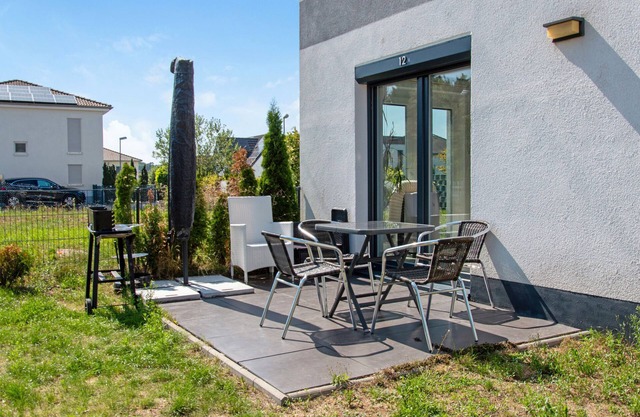 Luxury holiday Home with Garden, Terrace, A/C & Wi-Fi
