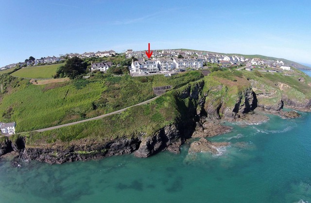 LUXURY LARGE 7 bedroom house Fantastic Sea Views sleeps up to 14.