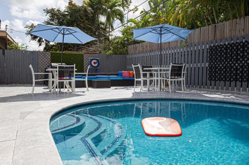 Luxury Miami Villa: Heated Pool Near Aventura Mall