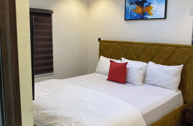 Luxury & Modern Self Check-In Apts near Airport M02b