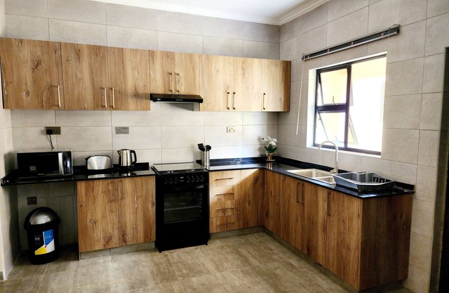 Luxury Three-bedroom apartment