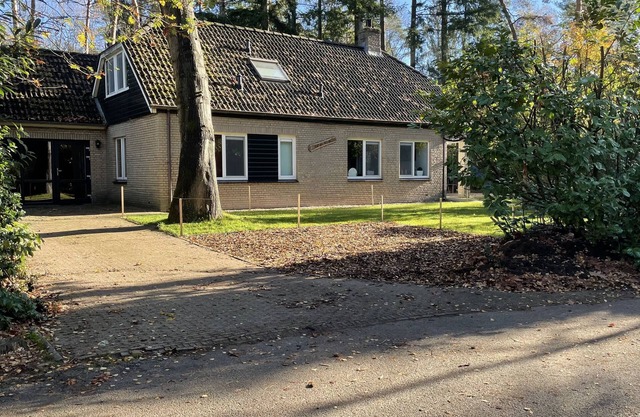 Luxury vacation home with bar billiards and sauna in wooded area