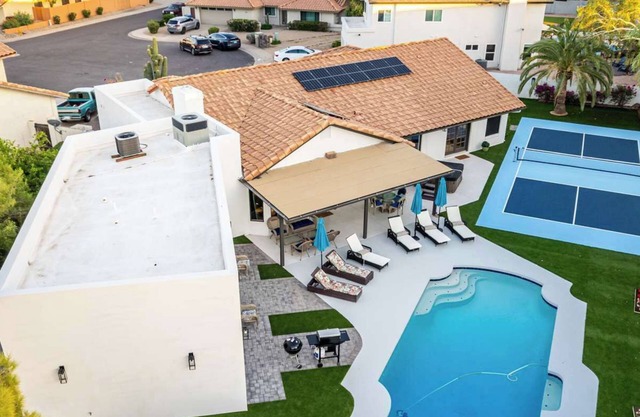 Luxury Villa 6BR home, 5 En-suite Bathrooms & Pool