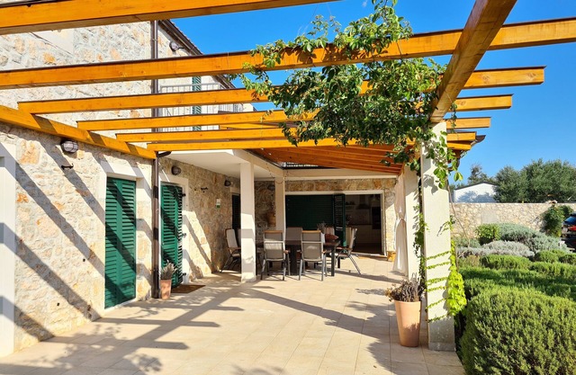 Luxury villa Stone house with private pool
