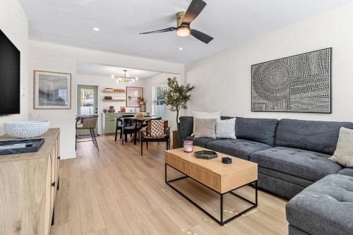Madeira Beach House Weekly Fall Special! Private Heated Pool & Steps to Beach!