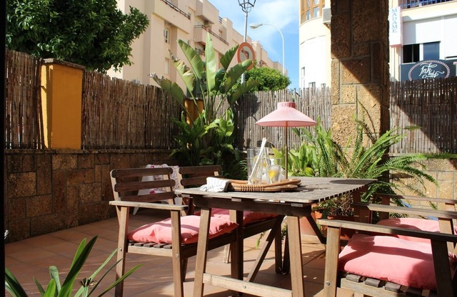 Magnificent house, CENTER of Sanlucar and a step away from the BEACH, A/C, WIFI and PARKING